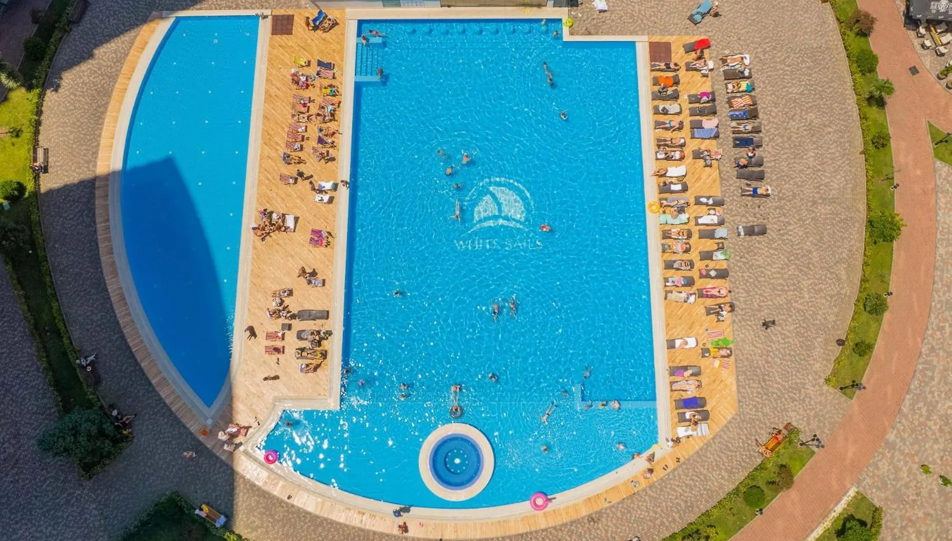 Roion Batumi 2Br Apartment With Pool B 1511